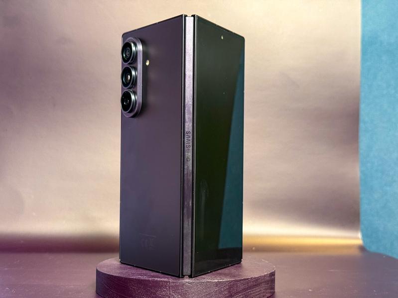 Самый тонкий флагман Samsung. Представлен Galaxy Z Fold 8 Ultra: 200 Мп, корпус 4,1 мм, 5000 мАч, IP48 и новые функции ИИ - 4 Самый тонкий флагман Samsung. Представлен Galaxy Z Fold 8 Ultra: 200 Мп, корпус 4,1 мм, 5000 мАч, IP48 и новые функции ИИ - 4