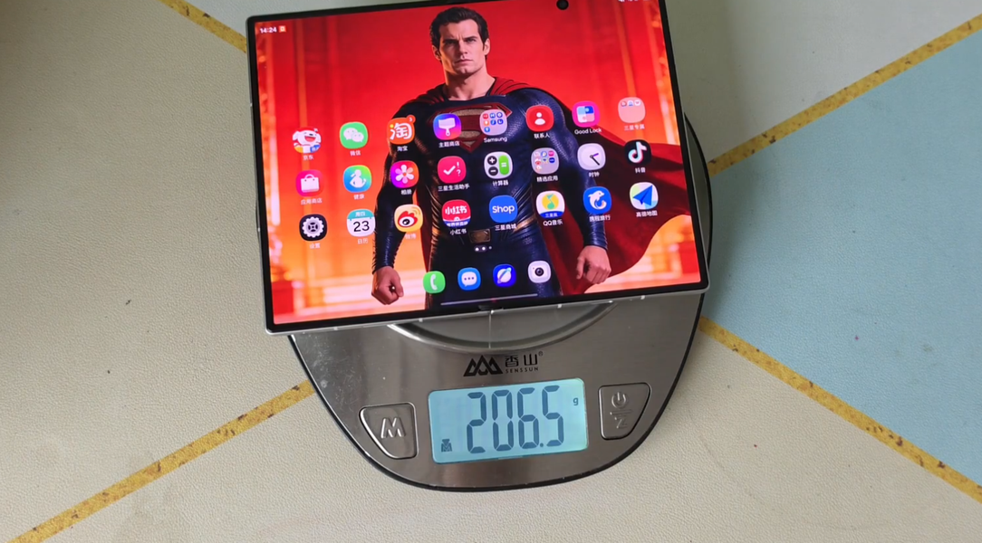Samsung наглядно показала Apple, зачем нужны такие смартфоны — Samsung Galaxy Z Fold 8 сравнили с iPhone 17 Pro Max - 2 Samsung наглядно показала Apple, зачем нужны такие смартфоны — Samsung Galaxy Z Fold 8 сравнили с iPhone 17 Pro Max - 2