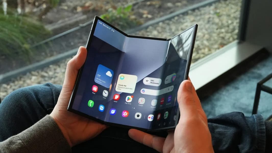 Складываемый втрое смартфон Samsung Galaxy Z TriFold не стал провалом? Компания готовит второе поколение смартфона - 1 Складываемый втрое смартфон Samsung Galaxy Z TriFold не стал провалом? Компания готовит второе поколение смартфона - 1
