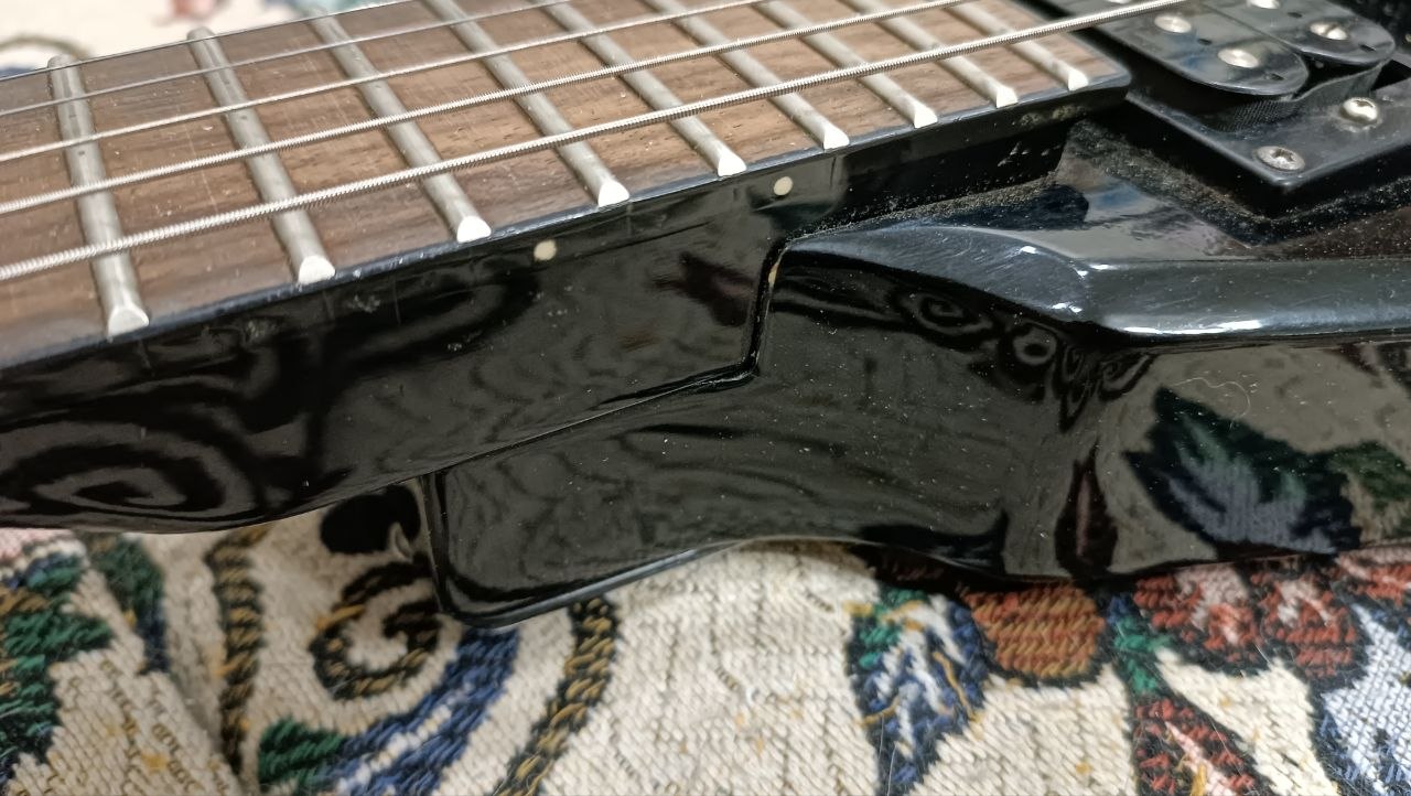 Подписная «летящая стрела» Керри Кинга от B.C.Rich - 10 Подписная «летящая стрела» Керри Кинга от B.C.Rich - 10