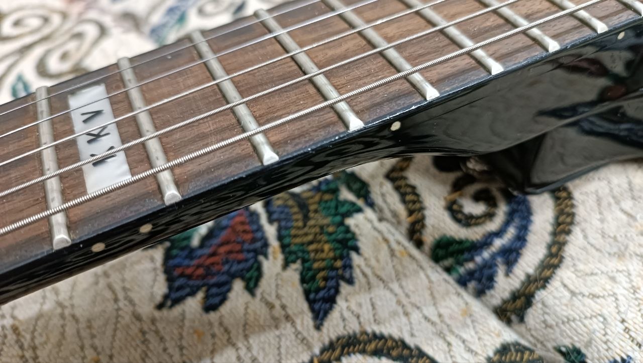 Подписная «летящая стрела» Керри Кинга от B.C.Rich - 13 Подписная «летящая стрела» Керри Кинга от B.C.Rich - 13