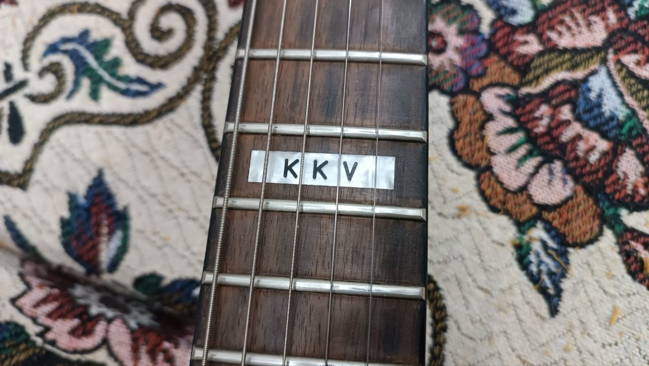 Подписная «летящая стрела» Керри Кинга от B.C.Rich - 14 Подписная «летящая стрела» Керри Кинга от B.C.Rich - 14