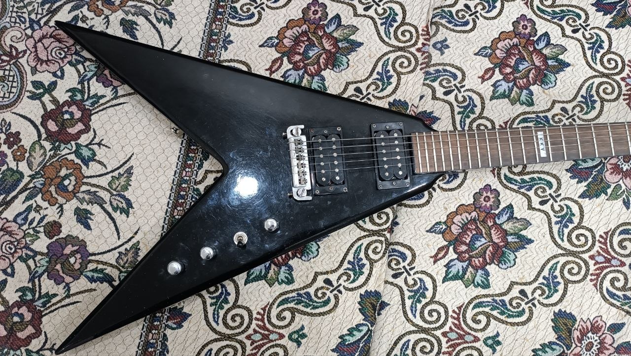 Подписная «летящая стрела» Керри Кинга от B.C.Rich - 7 Подписная «летящая стрела» Керри Кинга от B.C.Rich - 7