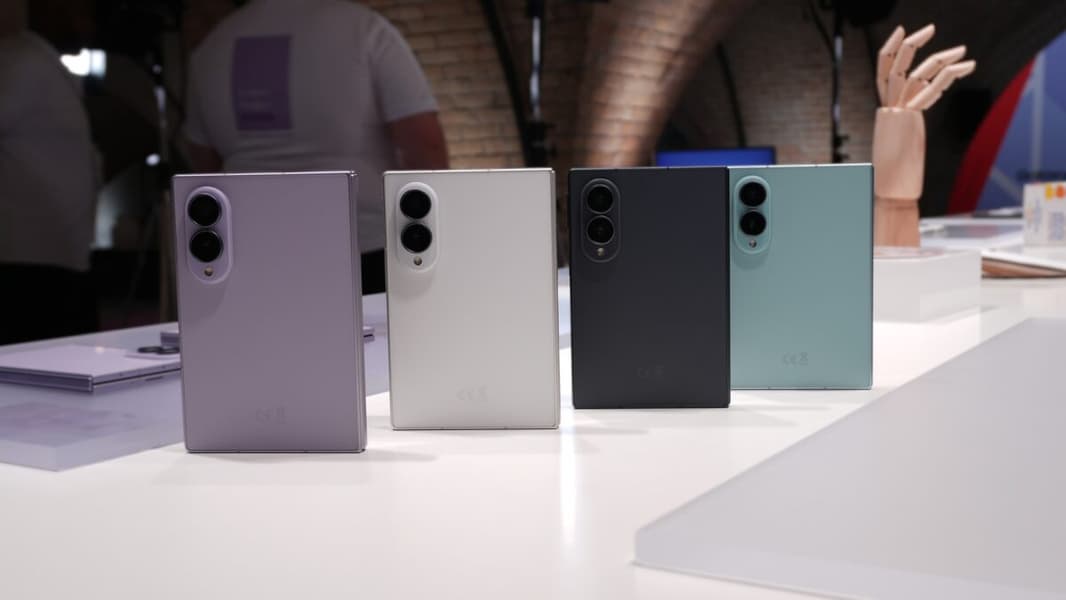 Корейцы смели Galaxy Z Fold 8: новые флагманы Samsung раскупают быстрее, чем производят - 1 Корейцы смели Galaxy Z Fold 8: новые флагманы Samsung раскупают быстрее, чем производят - 1