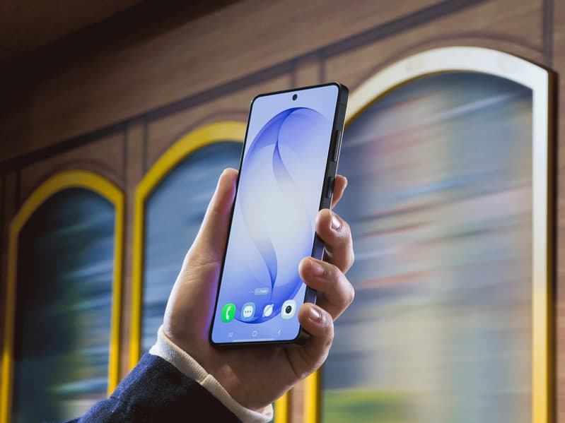 Samsung признала проблему с «красным экраном» Galaxy S26 Ultra, на которую массово жаловались пользователи - 1 Samsung признала проблему с «красным экраном» Galaxy S26 Ultra, на которую массово жаловались пользователи - 1