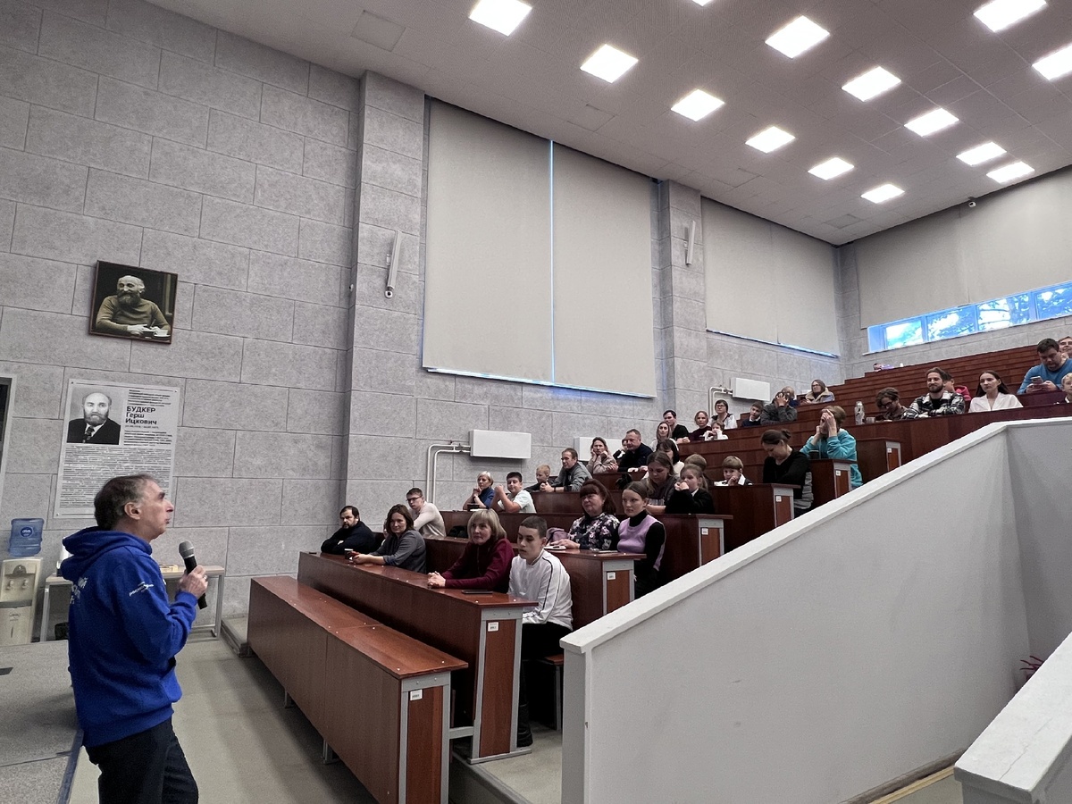 Артур Григорьевич Погосов, преподаватель НГУ: «Мы не проверяем знания – нам интереснее обучать» - 3 Артур Григорьевич Погосов, преподаватель НГУ: «Мы не проверяем знания – нам интереснее обучать» - 3
