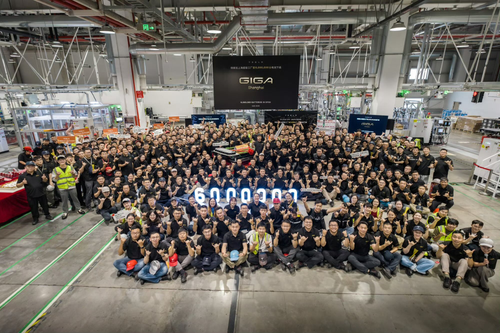 Tesla выпустила 6-миллионную батарею на заводе Gigafactory Shanghai - 1 Фото 1