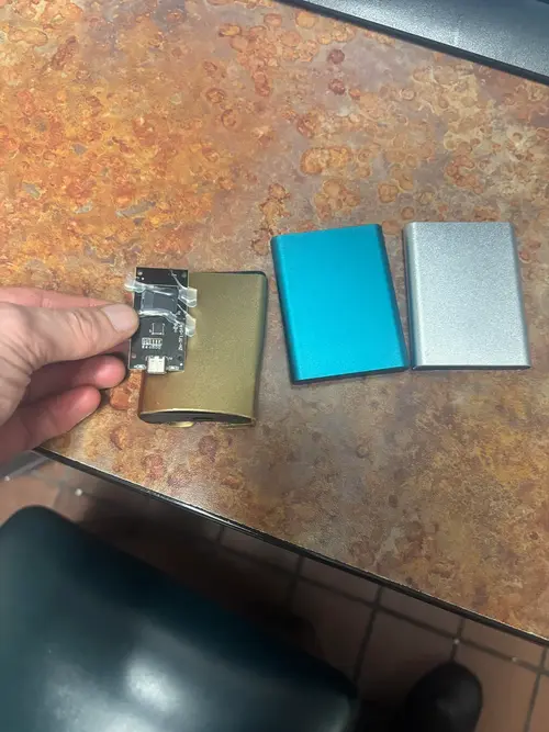 Заплатил за 96 ТБ, получил три обычные карты microSD: пользователь заказал три дешевы внешних накопителя на 32 ТБ каждый — что могло пойти не так? - 1 Фото 1