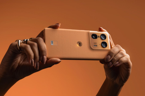 Motorola Edge 50 Ultra получил Android 17 с новым дизайном и функцией в стиле Dynamic Island - 1 Фото 1