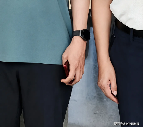 Глава Xiaomi показался на публике с совершенно новым смартфоном. Возможно, это Xiaomi MIX Ultra - 1 Фото 1
