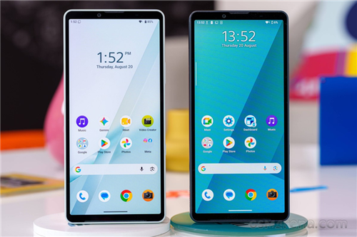 Sony Xperia 10 VIII без выреза в экране, с microSD и 3,5 мм показали вживую сразу после анонса - 1 Фото 1