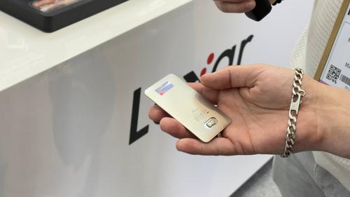 Он настолько тонкий, что даже не нашлось места для порта USB-C. Живые фото Lexar Muse — «самого тонкого портативного SSD в мире» - 1 Фото 1