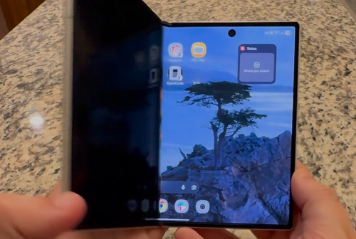 iPhone Duo копируют сразу после анонса: Samsung Galaxy Z Fold8 уже научили повторять фирменный эффект анимации - 1 Фото 1
