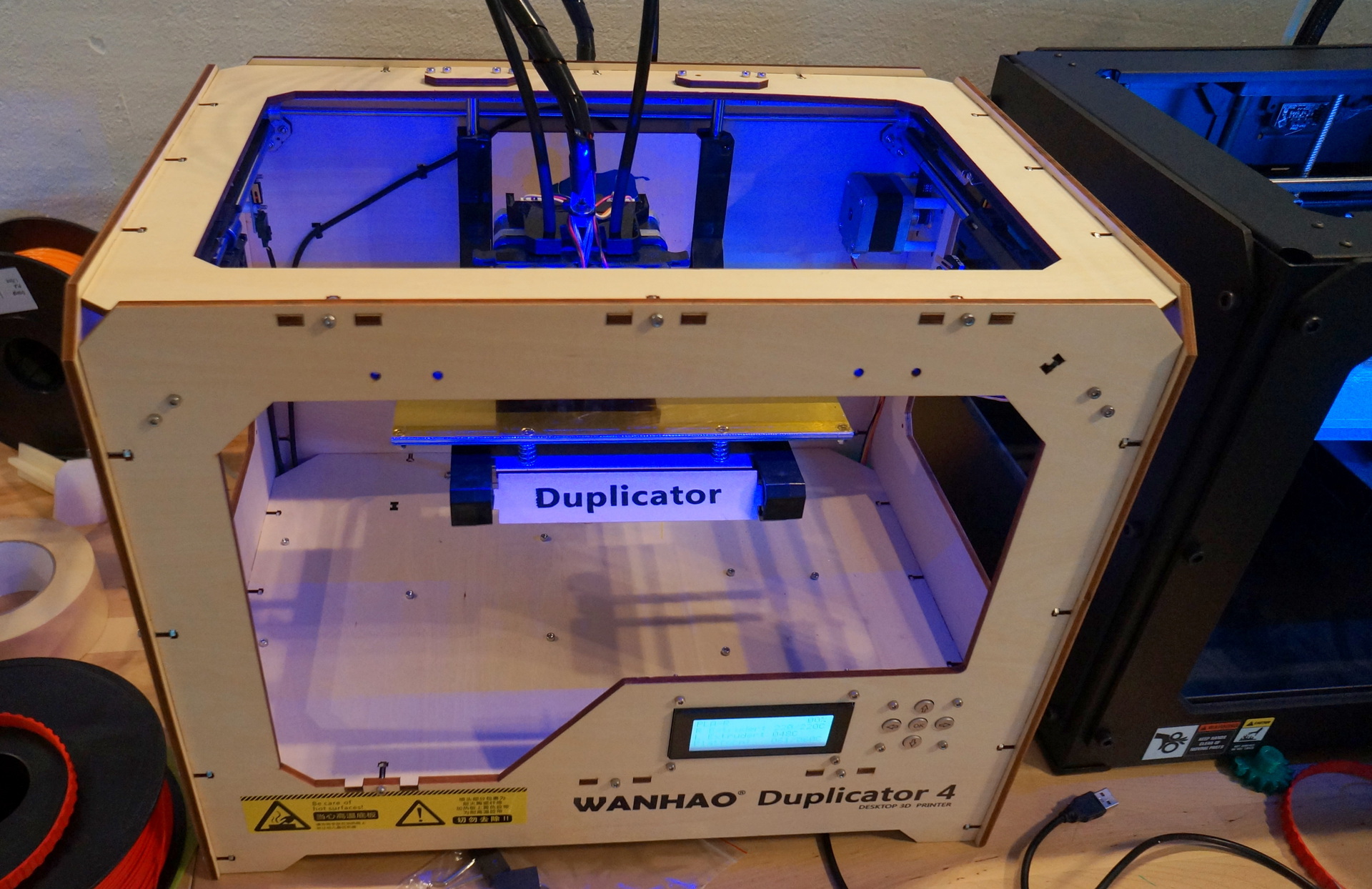 3д принтер Wanhao Duplicator 4 или как сэкономить на MakerBot Replicator
