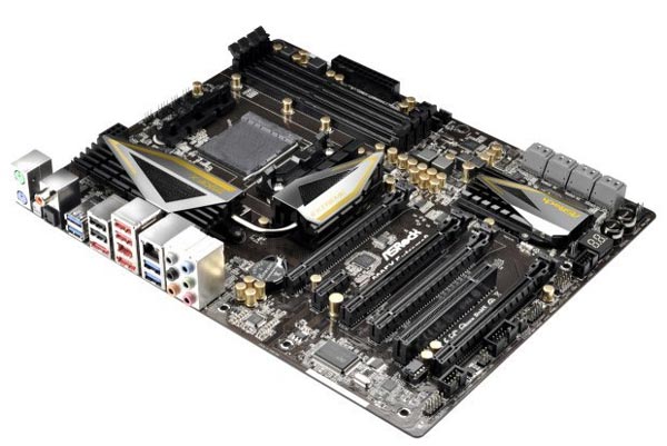 В оснащение ASRock 990FX Extreme9 входит сетевой порт Gigabit Ethernet 