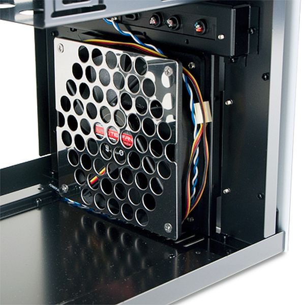 Abee представляет новый модельный ряд кубических корпусов acubic C10R Фронтальный вентилятор