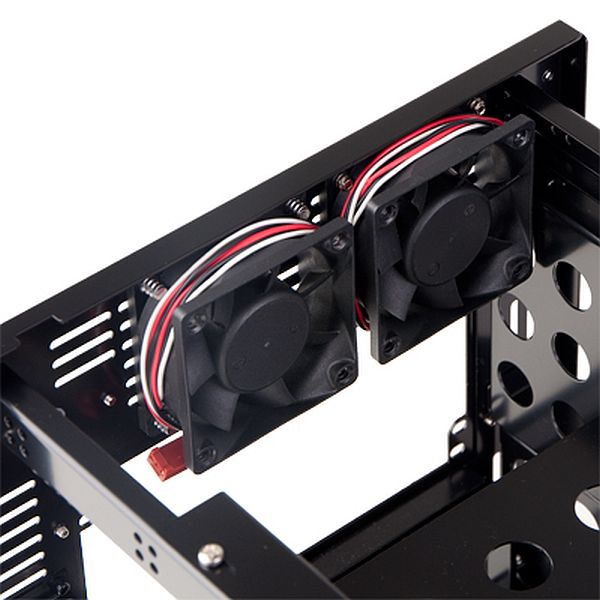 Abee представляет новый модельный ряд кубических корпусов acubic C10R Тыловые вентиляторы