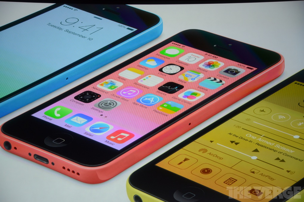 Apple представила iPhone 5S, iPhone 5C и релиз iOS 7