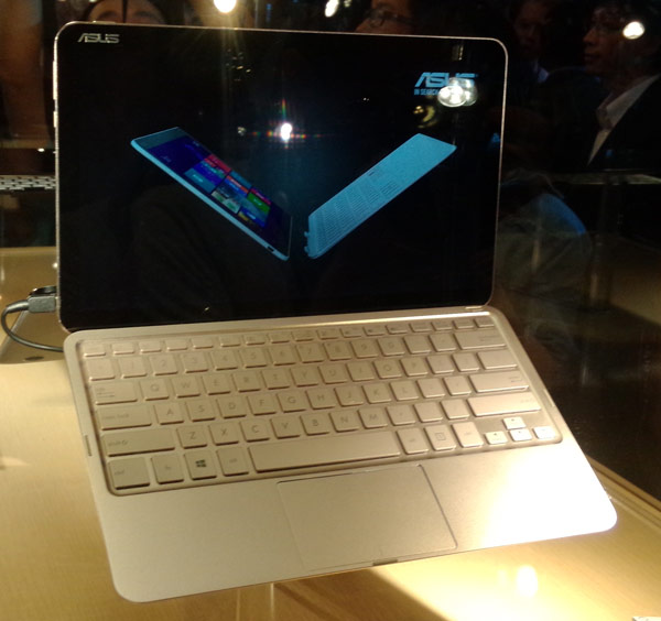 Толщина планшетной части Asus Transformer Book T300 Chi равна 7,3 мм