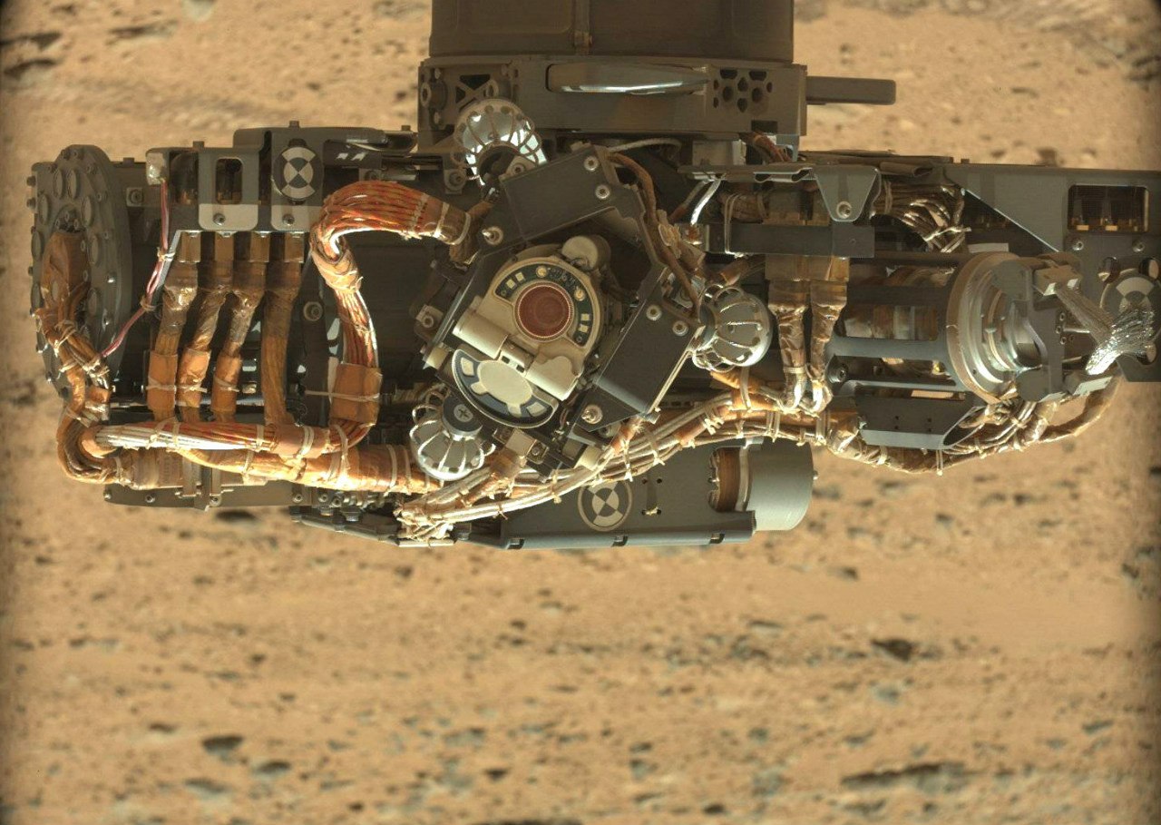 Curiosity сделал автопортрет image