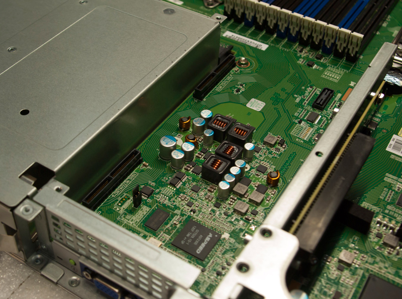 ETegro Hyperion RS130 G4 SFF и Hyperion RS230 G4 SFF – больше дисков, еще больше!