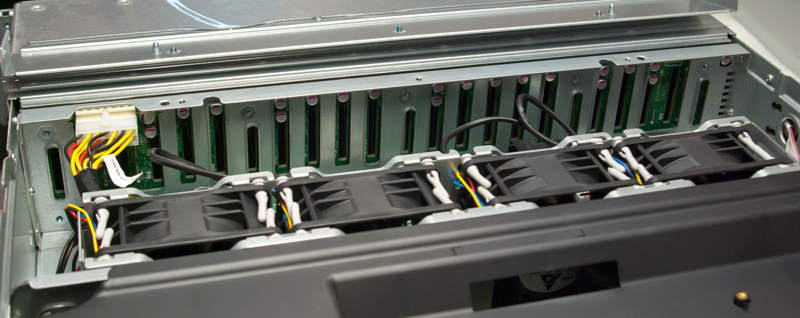 ETegro Hyperion RS130 G4 SFF и Hyperion RS230 G4 SFF – больше дисков, еще больше!