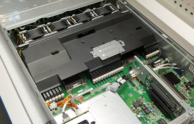 ETegro Hyperion RS130 G4 SFF и Hyperion RS230 G4 SFF – больше дисков, еще больше!