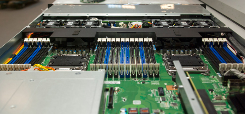 ETegro Hyperion RS130 G4 SFF и Hyperion RS230 G4 SFF – больше дисков, еще больше!