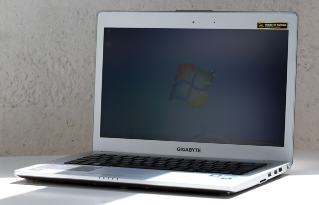 Gigabyte U2442 — хороший ноут со сложным будущим