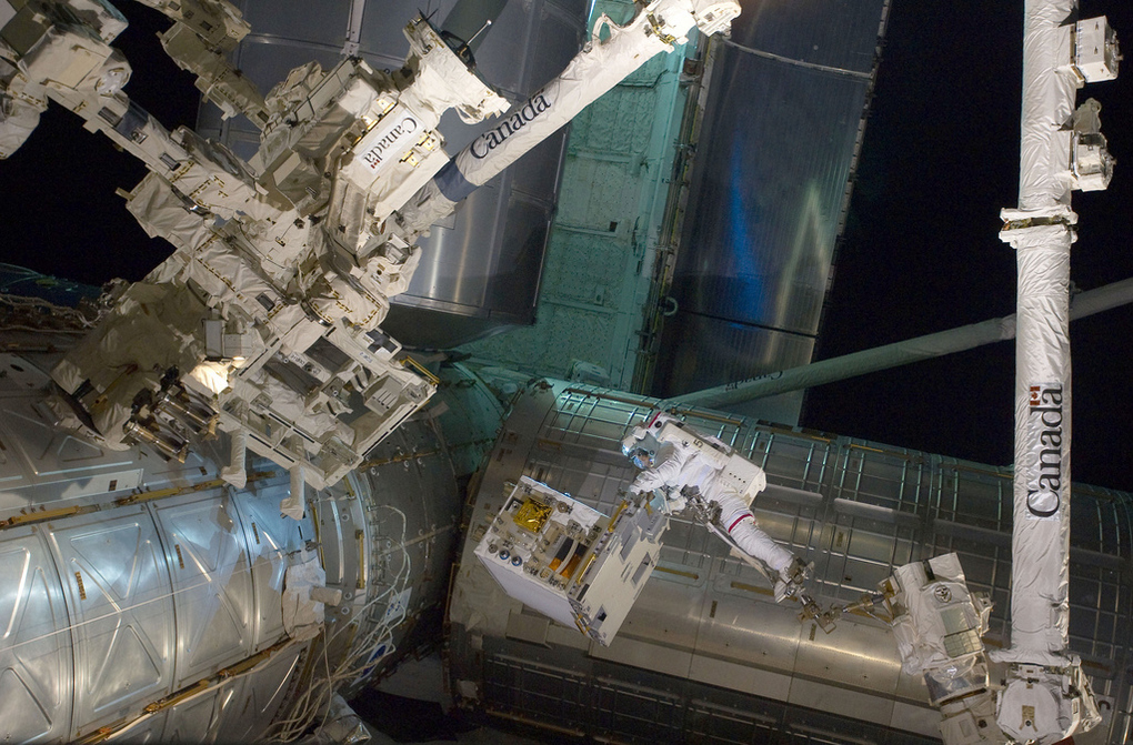 Gravity: реальный фотосет от NASA, в стиле одноименного фильма