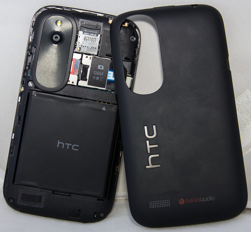 HTC Desire V – больше, чем два в одном