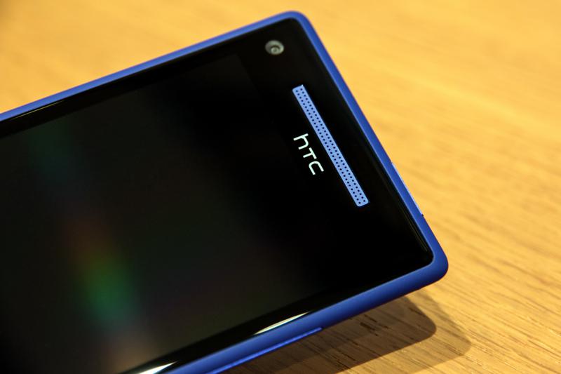 HTC Windows Phone 8X – легкость новизны