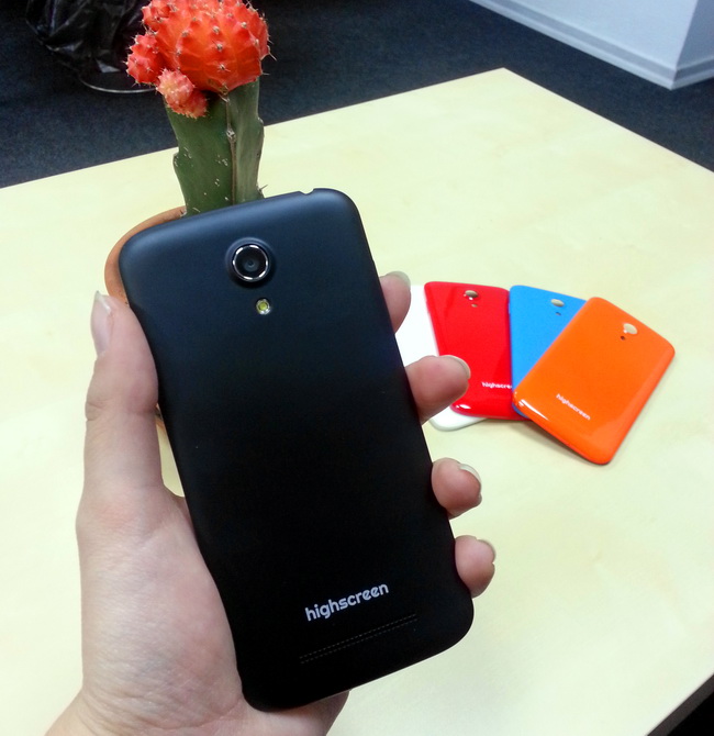 Highscreen Omega Prime Mini: смартфон «неделька» с пятью цветными панелями (анонс! не обзор)
