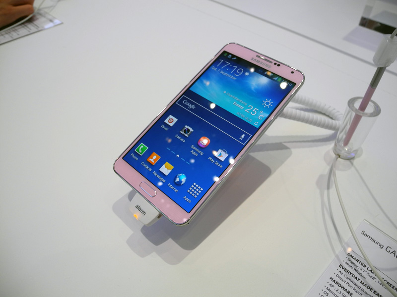 IFA 2013 своими глазами: мобильные устройства Samsung, Toshiba, Panasonic, TCL/Alcatel и Archos IFA 2013 своими глазами: мобильные устройства Samsung, Toshiba, Panasonic, TCL/Alcatel и Archos