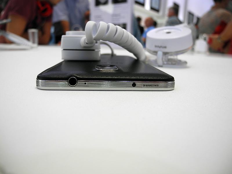 IFA 2013 своими глазами: мобильные устройства Samsung, Toshiba, Panasonic, TCL/Alcatel и Archos IFA 2013 своими глазами: мобильные устройства Samsung, Toshiba, Panasonic, TCL/Alcatel и Archos