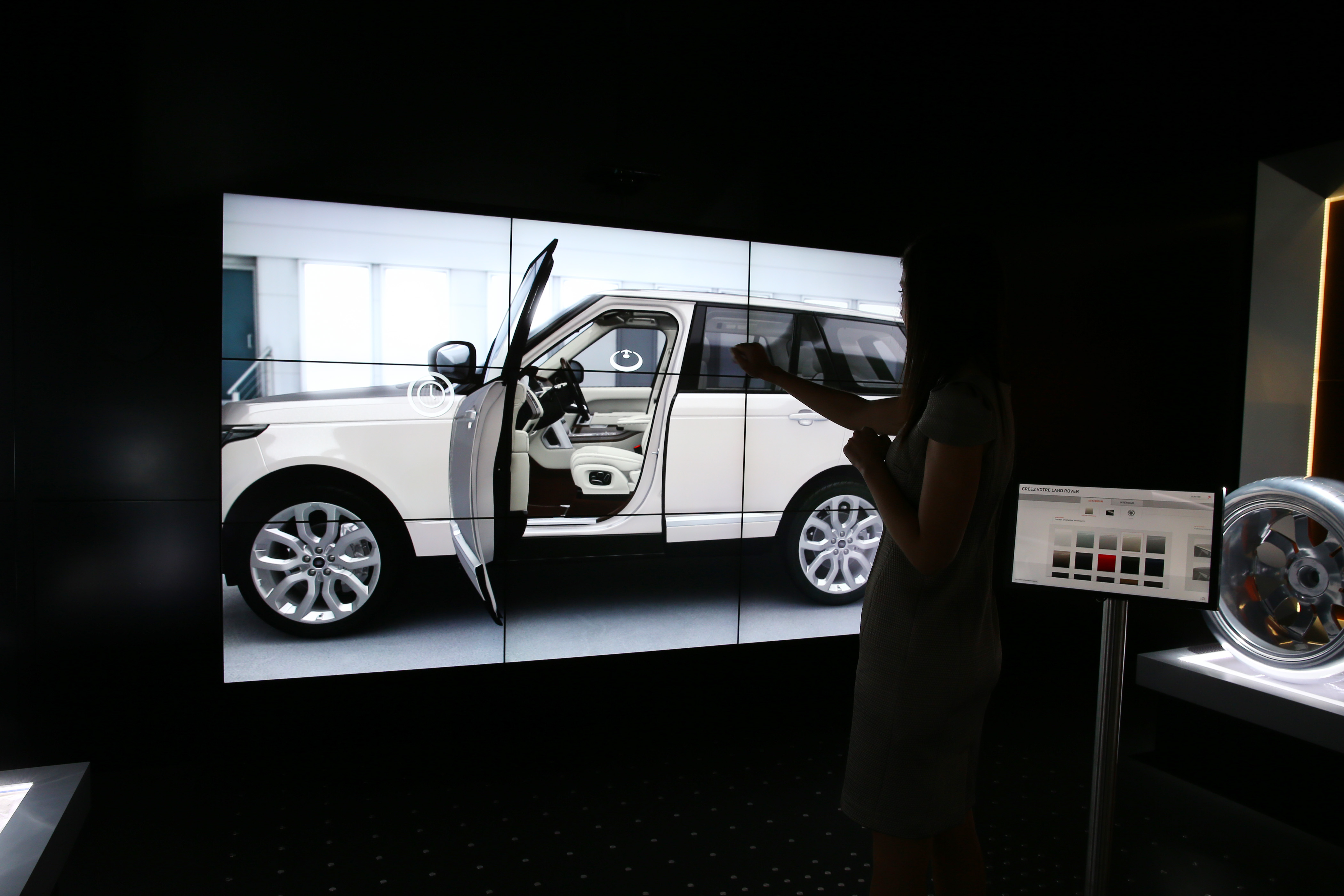 Jaguar использует виртуальные технологии для организации продаж Jaguar использует виртуальные технологии для организации продаж