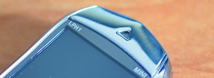 Lexand Mini – телефон а ля Vertu в формфакторе «звонящий брелок»