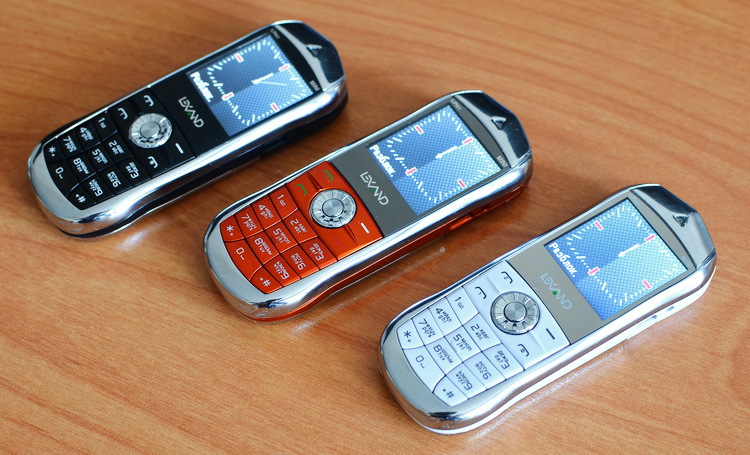 Lexand Mini – телефон а ля Vertu в формфакторе «звонящий брелок»