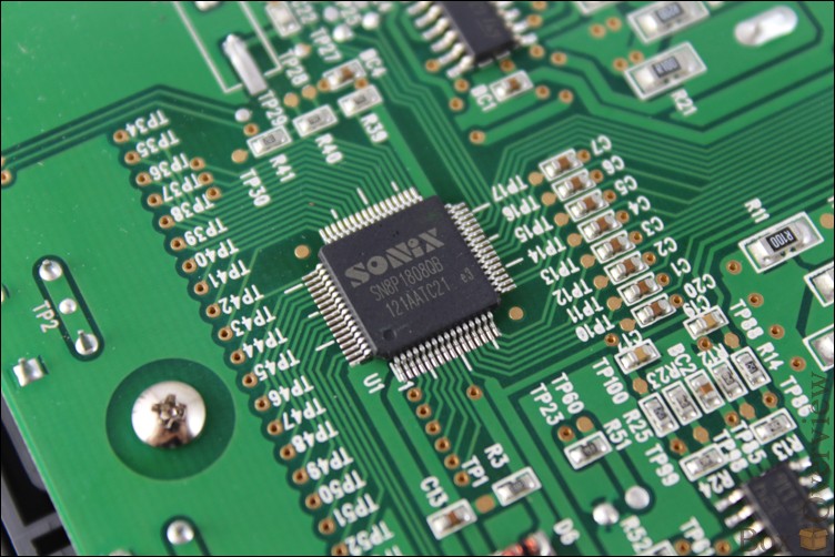 Maha MH C9000 — анализатор, заряжатор и восстановлятор для Ni MH/Ni Cd аккумуляторов image