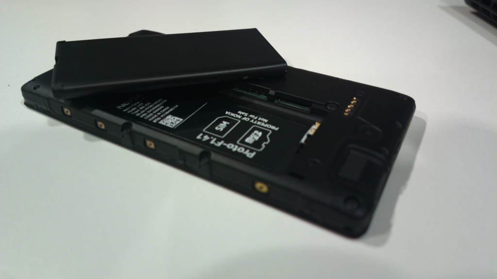 Nokia Lumia 920 / 820 — Первый взгляд image
