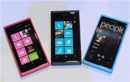 Nokia снижает цены на смартфоны с Windows Phone