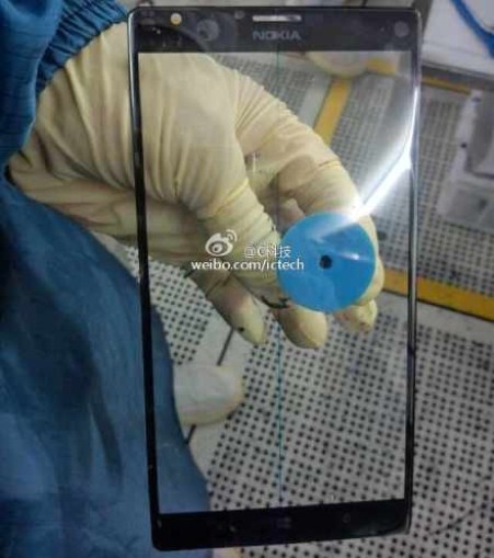 Nokia всё таки готовит большой смартфон с диагональю экрана шесть дюймов Lumia 1030