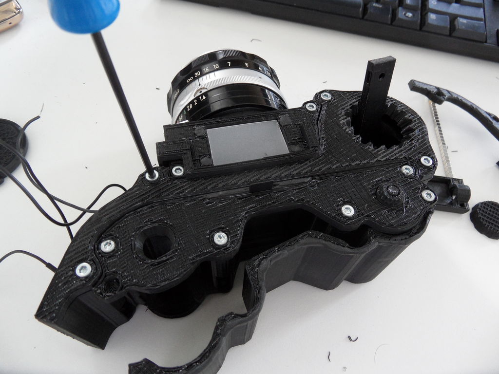 Open Reflex: зеркальный фотоаппарат, напечатанный на 3D принтере