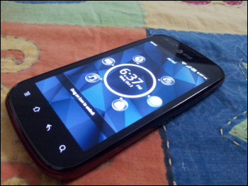 Pantech Burst — андроидфон по приятной цене