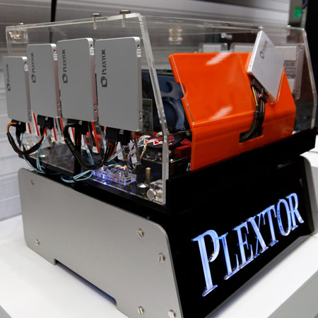 Plextor представила массив SSD, развивающий скорость записи 3200 МБ/с Plextor представила массив SSD, развивающий скорость записи 3200 МБ/