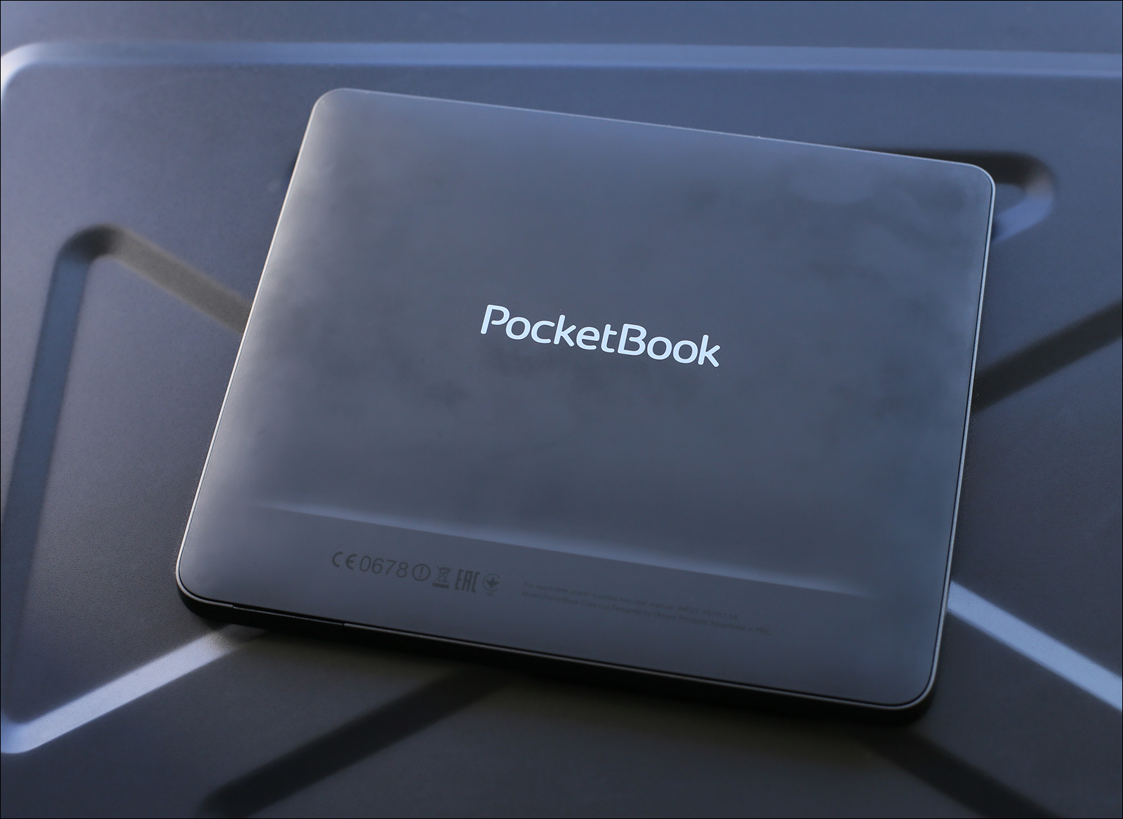 PocketBook Color Lux — цветной E ink ридер