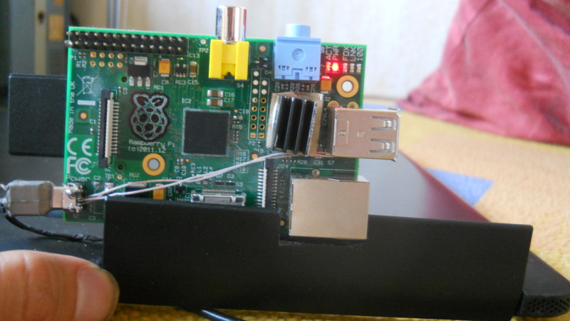 Raspberry Pi + Motorola LapDock + Hacks