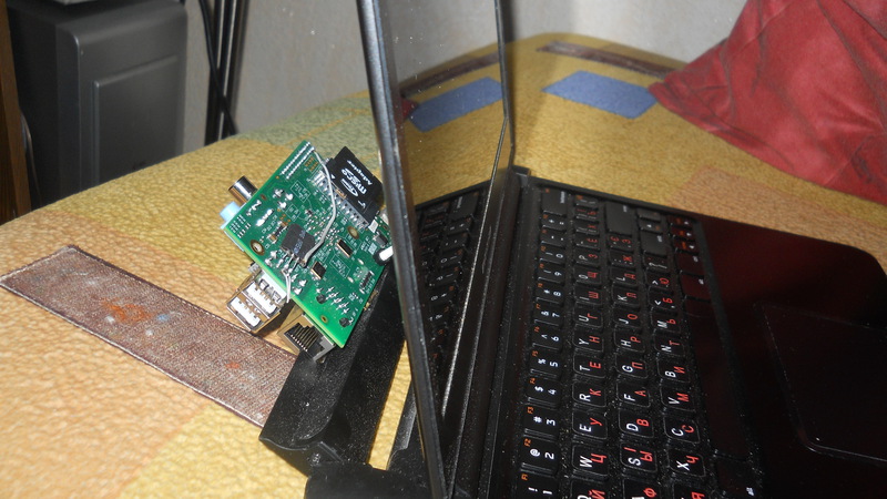 Raspberry Pi + Motorola LapDock + Hacks