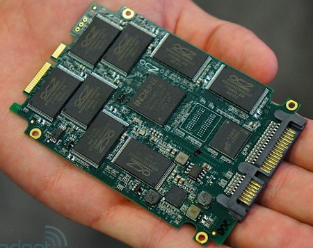 SSD OCZ Vector на новом контроллере Indilinx замечен на IDF 2012