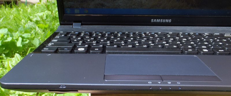 Samsung 300E5Z A06 — ноутбук с матовым экраном за 11900 рублей